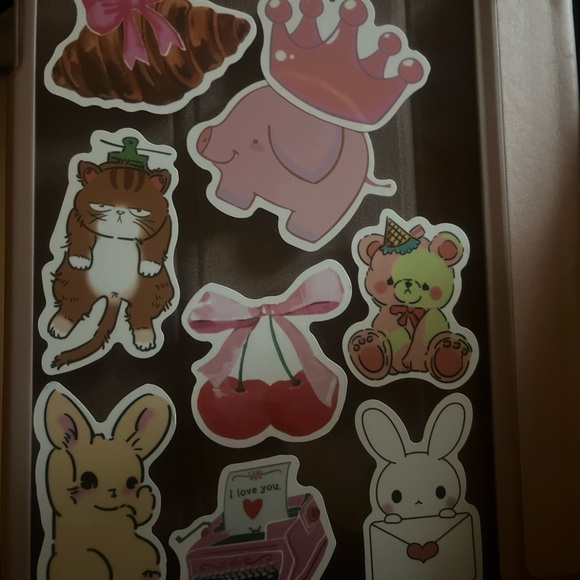 Apple iPad 9.7inch with WiFi 32GB- Space Gray (2017 Model) (USED AND NOT LOCKED) - Picture 5 of 8